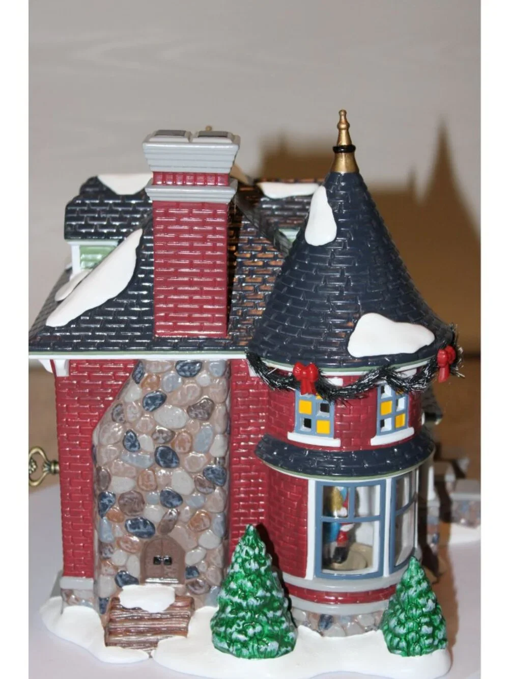 Dept 56 Snow Village - 1224 Kissing Claus Lane Gift Set